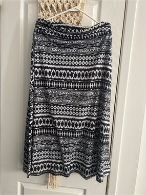Fashion Magazine Black & White Geometric A-Line Skirt